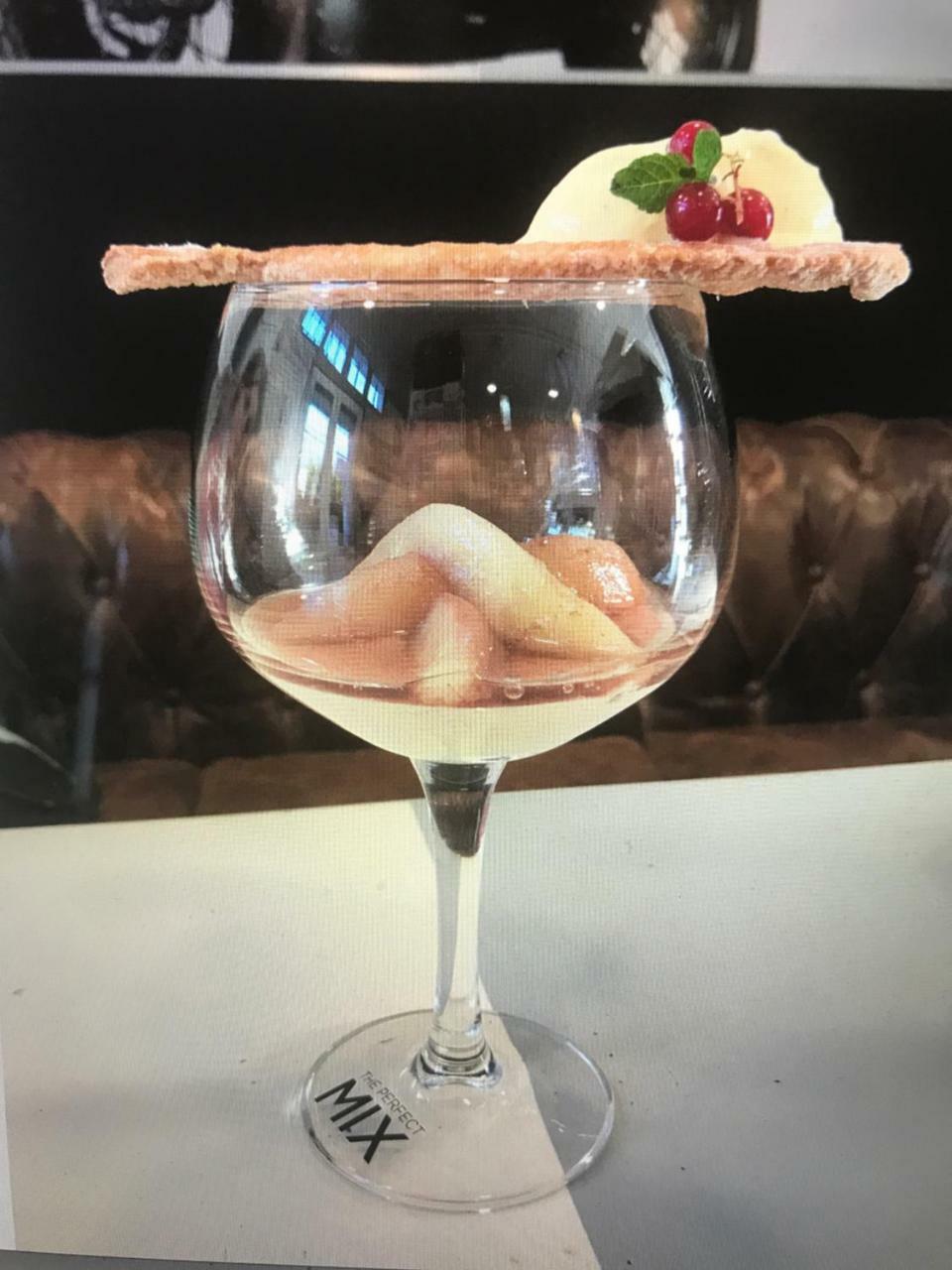 La Caroline Hotel Corbie Екстериор снимка