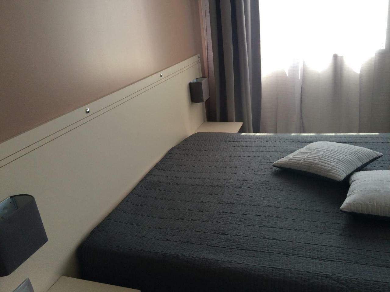 La Caroline Hotel Corbie Екстериор снимка